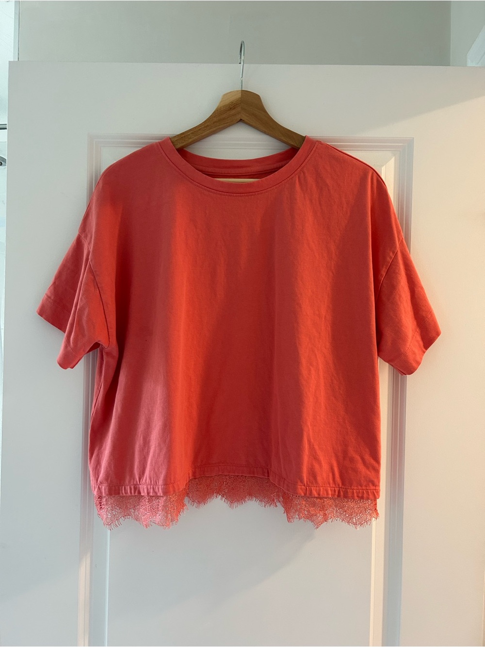 LOFT Coral Lace Hem Short Sleeve Tee Top Size L 100% Cotton